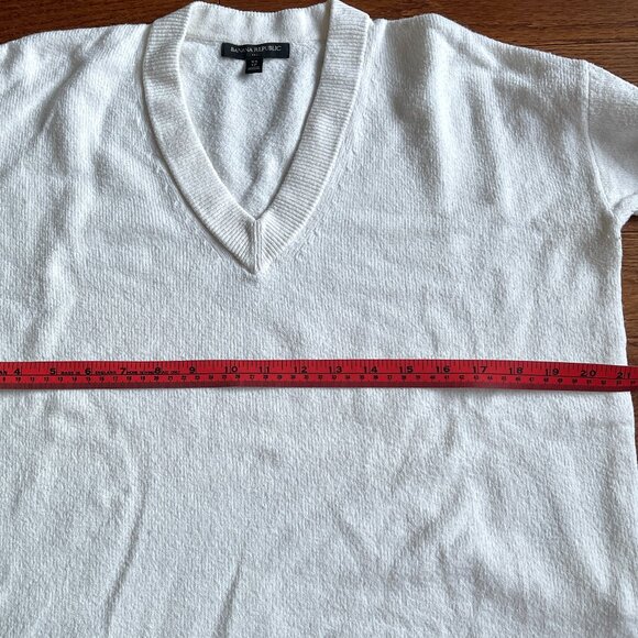 Banana Republic Women’s X-Small White Long-Sleeve Cozy V-Neck Sweater - Picture 5 of 6